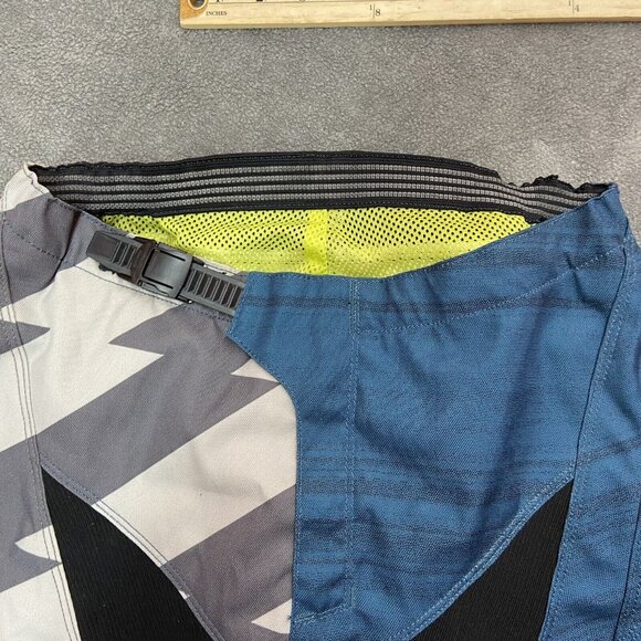 Troy Lee Designs Downhill MTB Moto Cycling Shorts Mens Size 30 Blue White Yellow - Picture 10 of 14